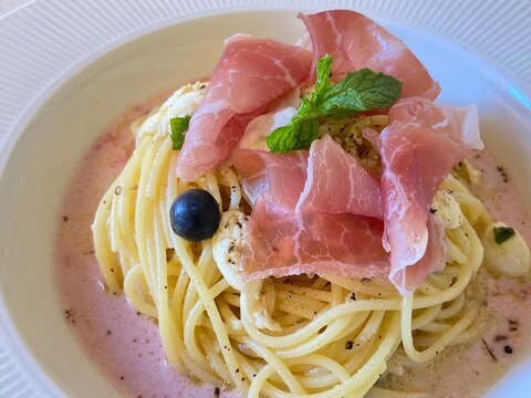 生ハムとブルーベリーの冷製パスタ